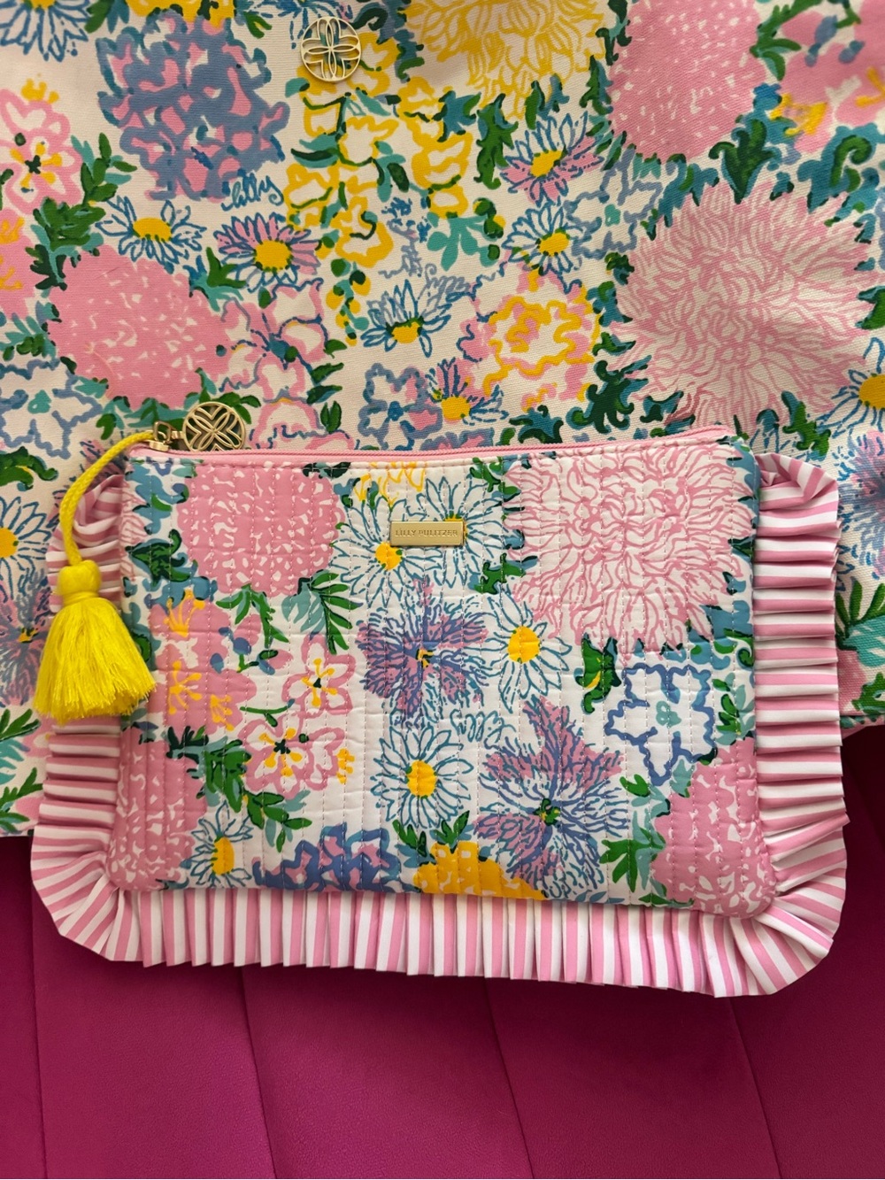 Lilly Pulitzer Ruffle Tote and Pouch Set - Picture 4 of 11